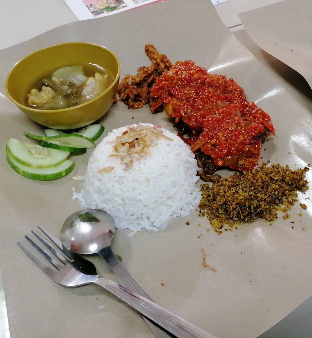 Nasi Ayam Penyet Main Image